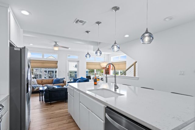 38 Mazatlan Drive 11, Rockport, TX 78382