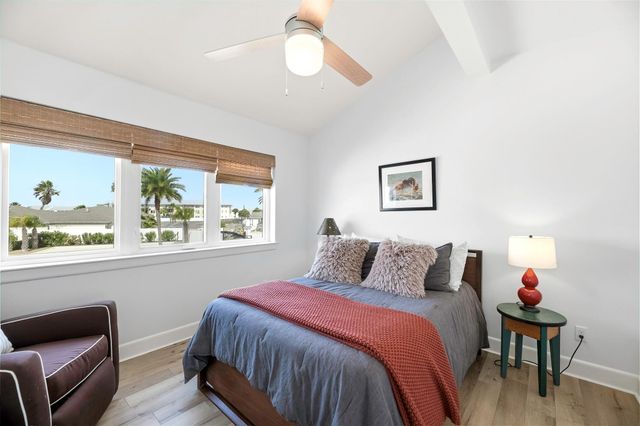 38 Mazatlan Drive 11, Rockport, TX 78382