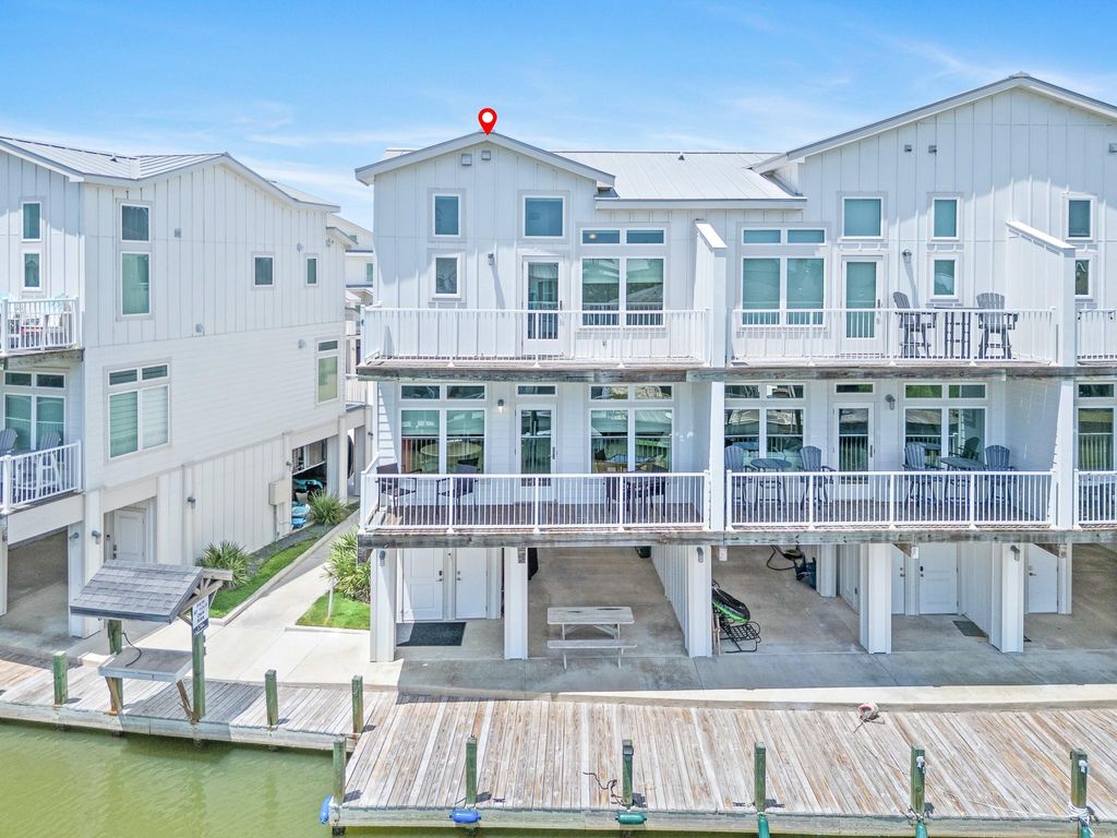 38 Mazatlan Drive 11, Rockport, TX 78382