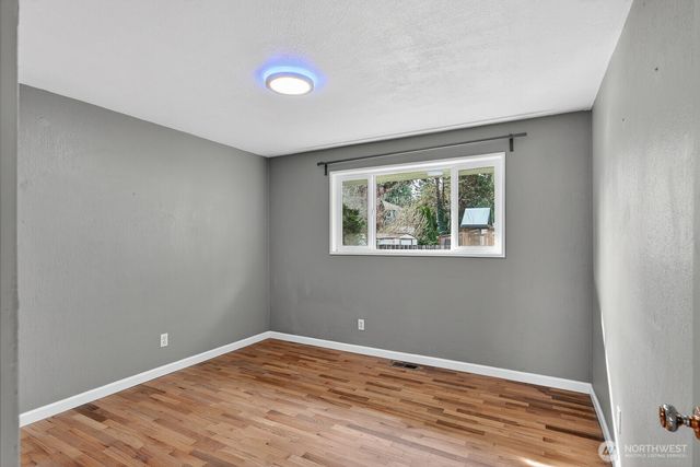 1500 E Fairhaven Avenue, Burlington, WA 98233