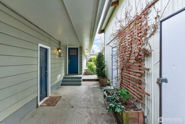 1500 E Fairhaven Avenue, Burlington, WA 98233