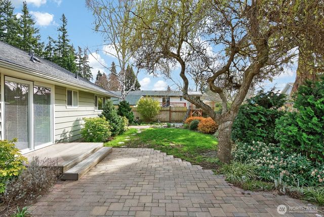 1500 E Fairhaven Avenue, Burlington, WA 98233