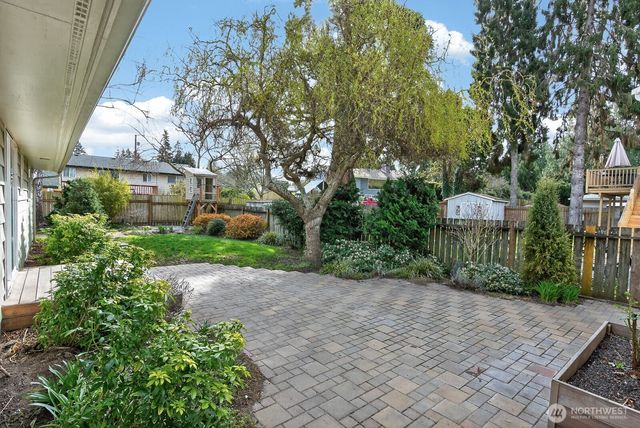 1500 E Fairhaven Avenue, Burlington, WA 98233