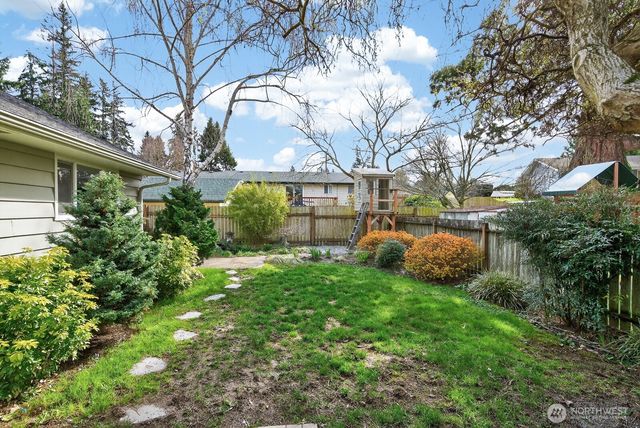 1500 E Fairhaven Avenue, Burlington, WA 98233