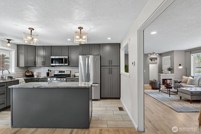 1500 E Fairhaven Avenue, Burlington, WA 98233