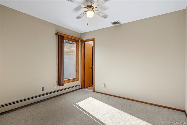 18 N Walk, Jamesport, NY 11947