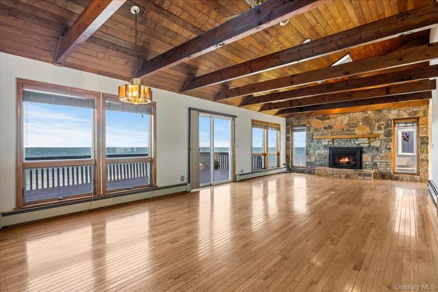 18 N Walk, Jamesport, NY 11947