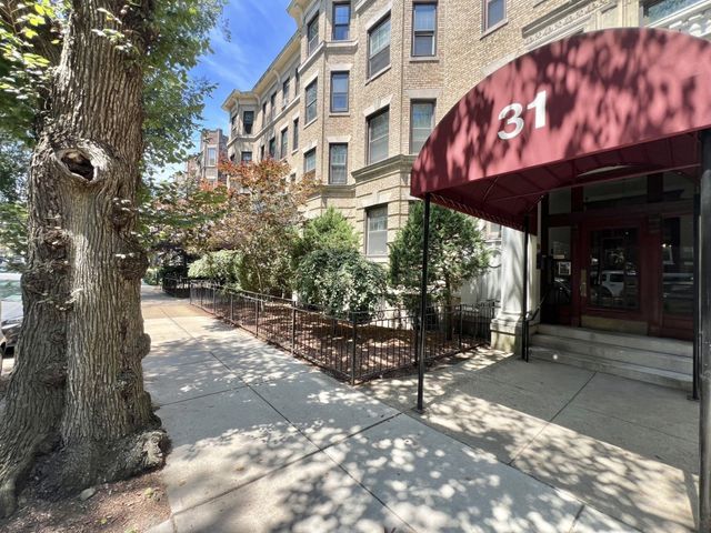31 Queensberry 11, Boston, MA 02215