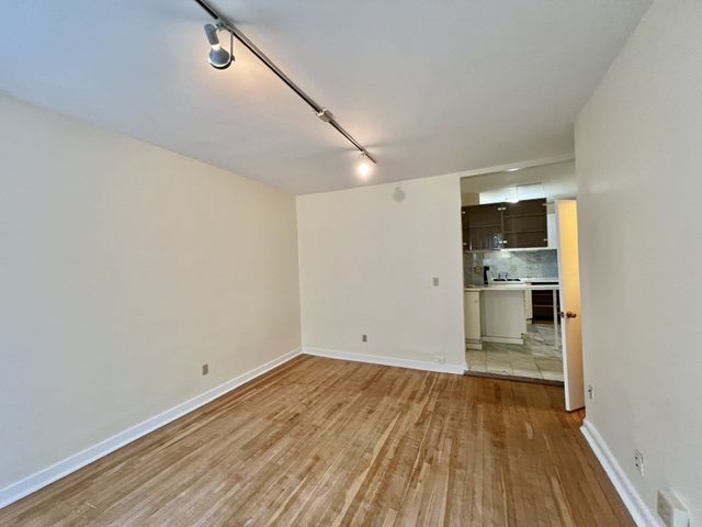 31 Queensberry 11, Boston, MA 02215