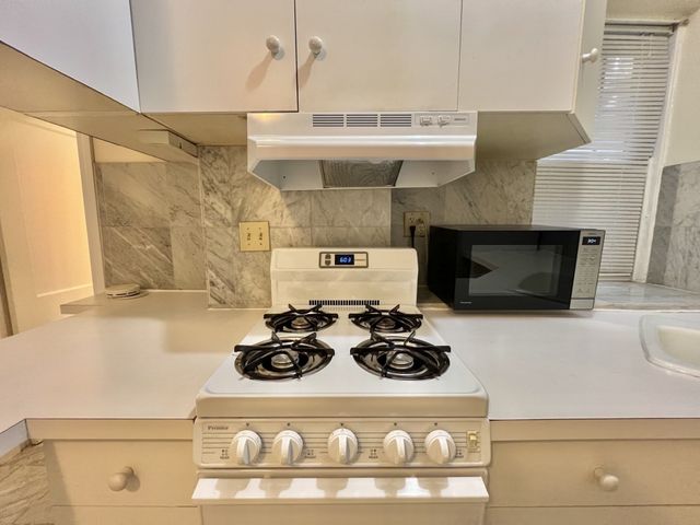 31 Queensberry 11, Boston, MA 02215