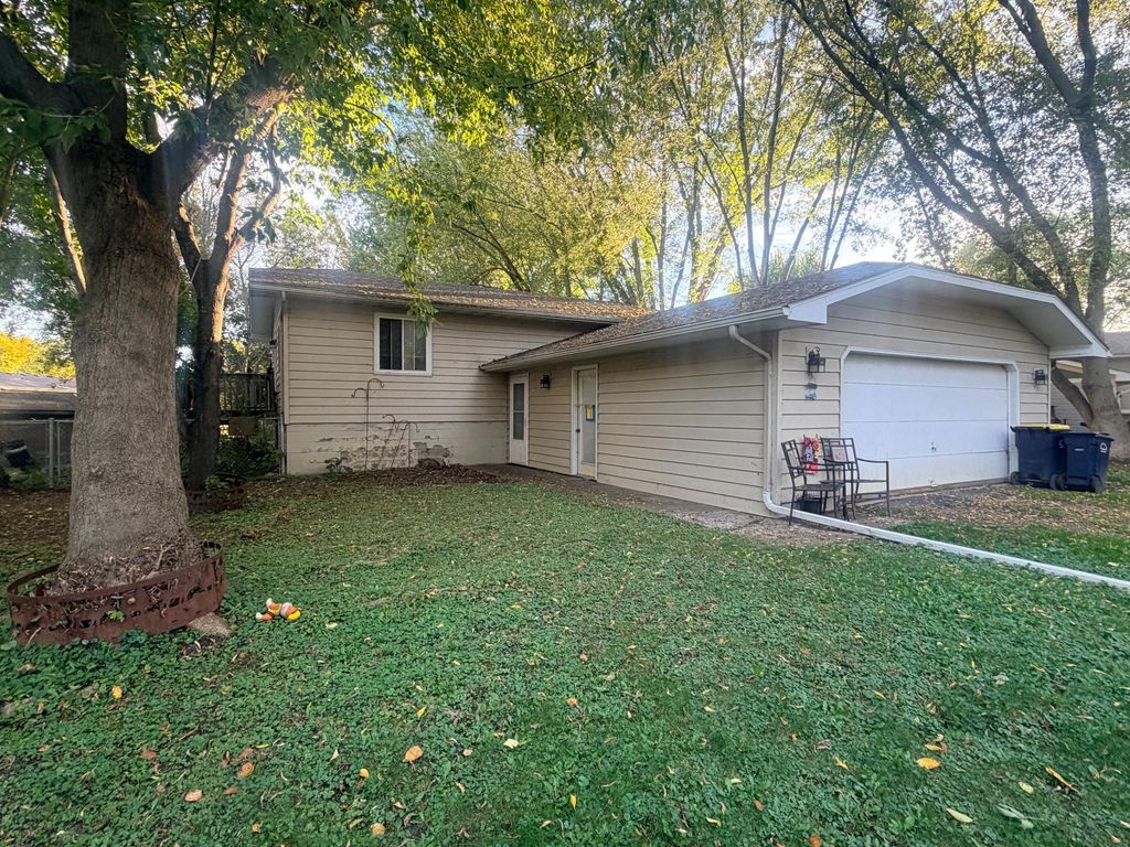 11465 Lakeview Road, Chisago City, MN 55013 — exterior
