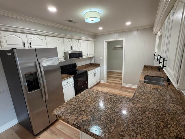 404 Brookwood, Mt Pleasant, TX 75455