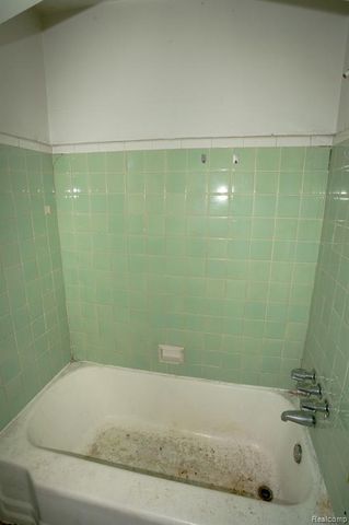 11422 Hartwell Street, Detroit, MI 48227