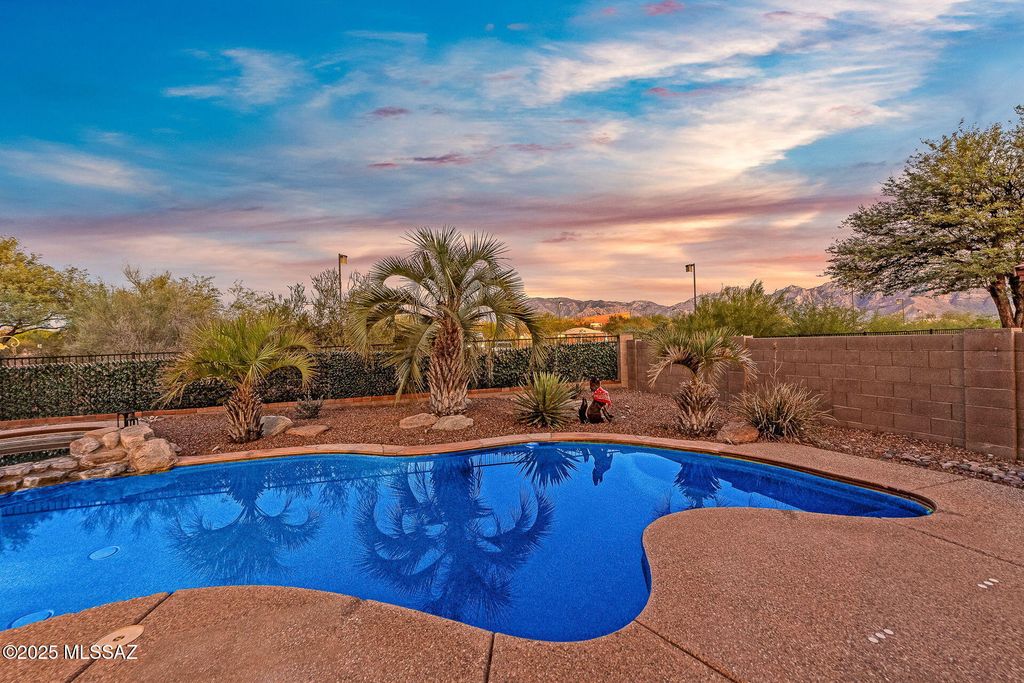 13076 N Desert Olive Drive, Oro Valley, AZ 85755