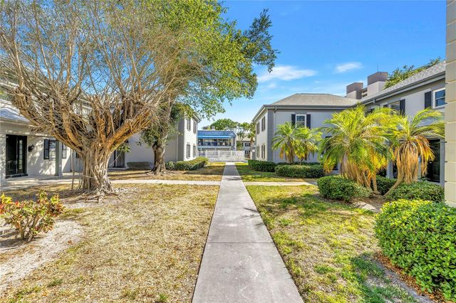 6960 SUNSET DRIVE S 1B, South Pasadena, FL 33707