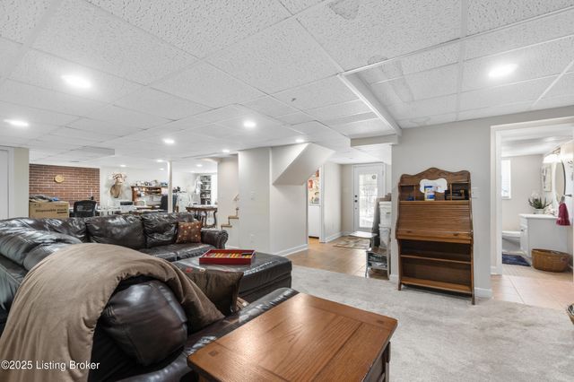 5365 Park Rd, Louisville, KY 40214