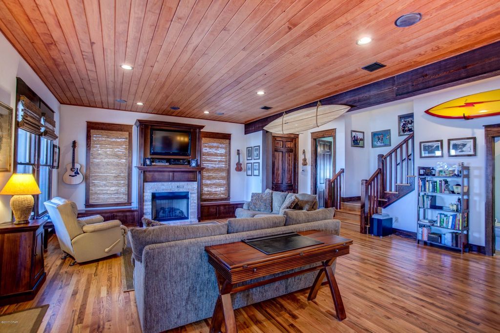Image 8 of property listing at 13708 Front Beach Road, Panama City Beach, FL 32413
