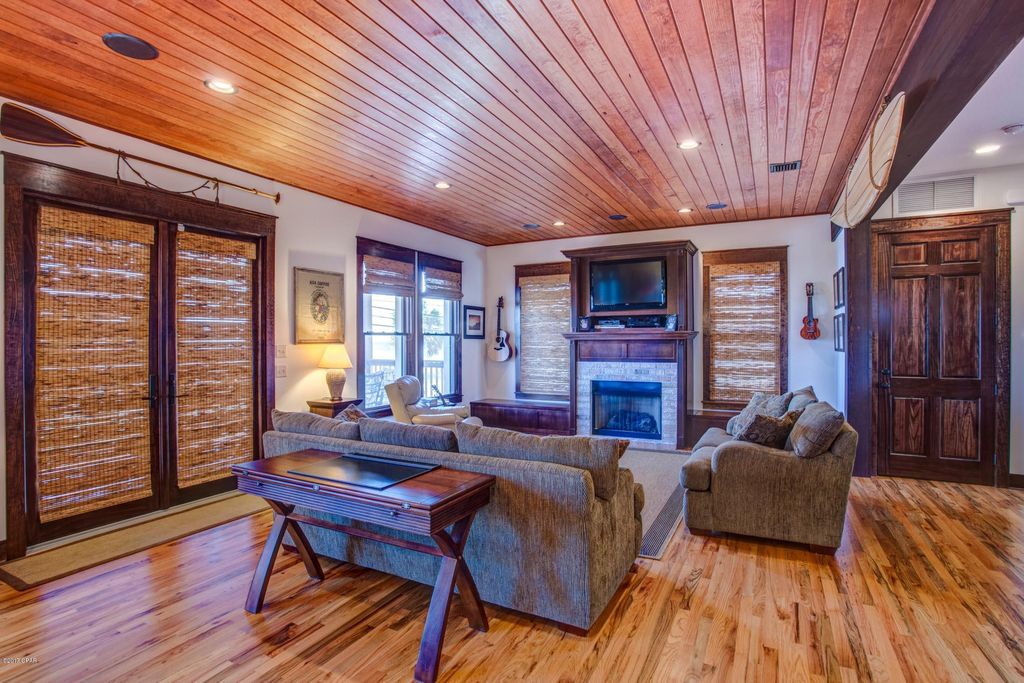 Image 9 of property listing at 13708 Front Beach Road, Panama City Beach, FL 32413