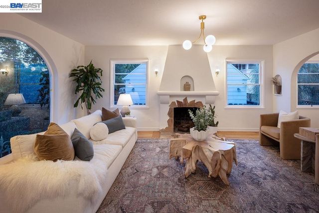 714 Rodney Dr, San Leandro, CA 94577