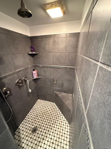 958 N Cass Avenue, Vassar, MI 48768