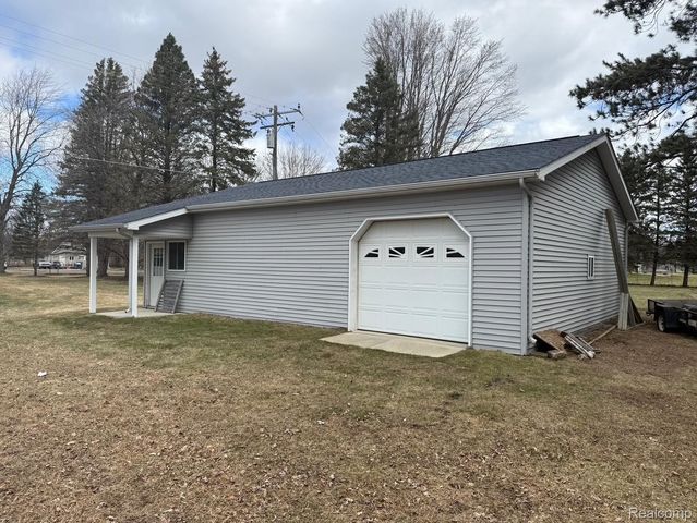 958 N Cass Avenue, Vassar, MI 48768