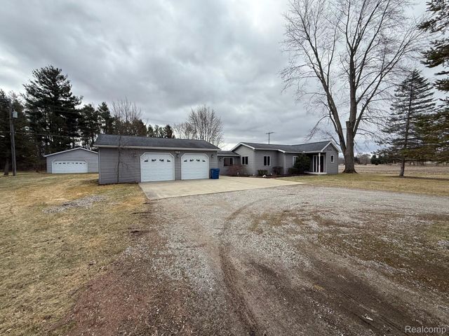 958 N Cass Avenue, Vassar, MI 48768