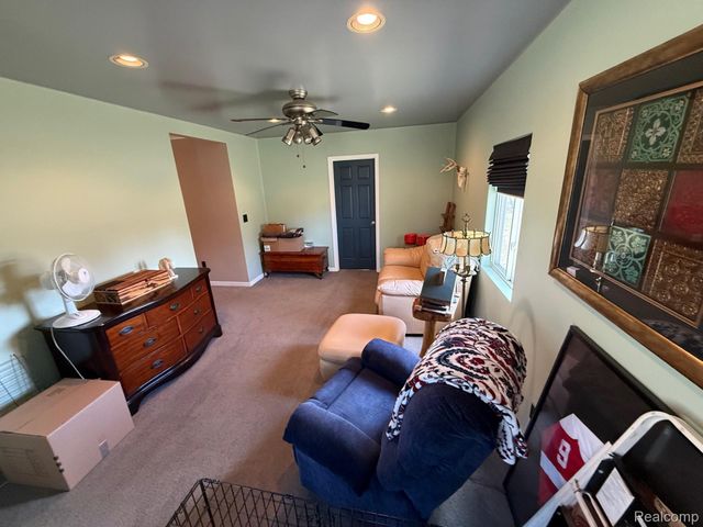 958 N Cass Avenue, Vassar, MI 48768