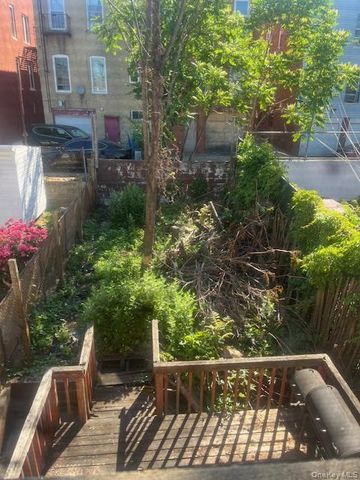 3350 Fish Avenue, Bronx, NY 10469