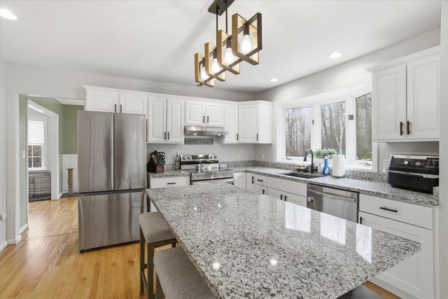 10 Upton Road, Mont Vernon, NH 03057