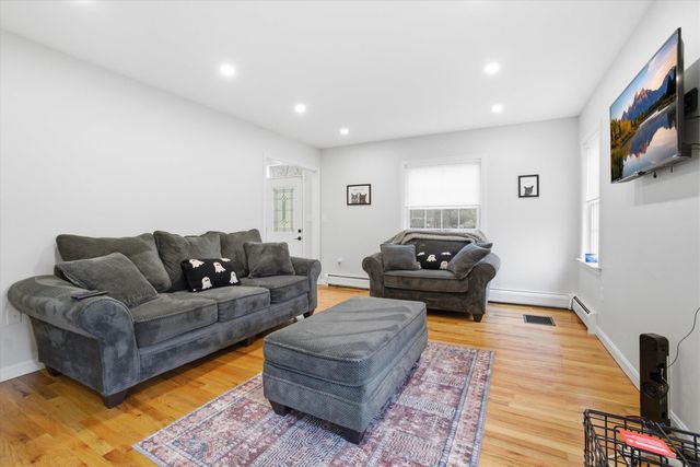 10 Upton Road, Mont Vernon, NH 03057