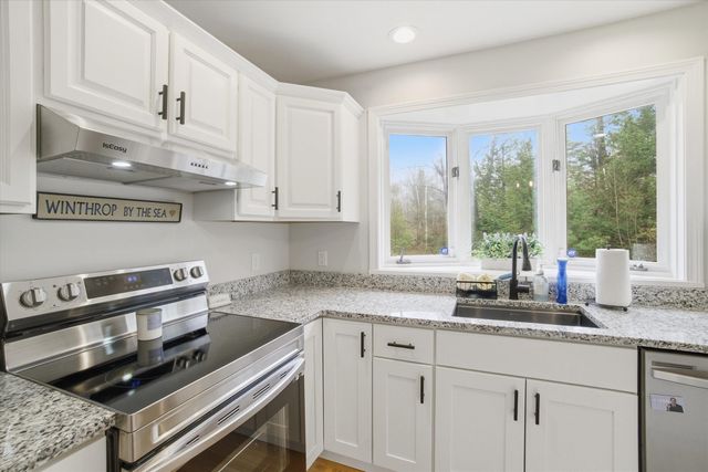 10 Upton Road, Mont Vernon, NH 03057