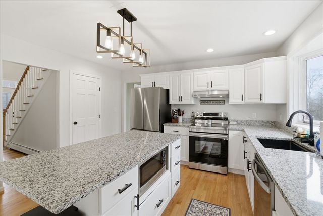 10 Upton Road, Mont Vernon, NH 03057