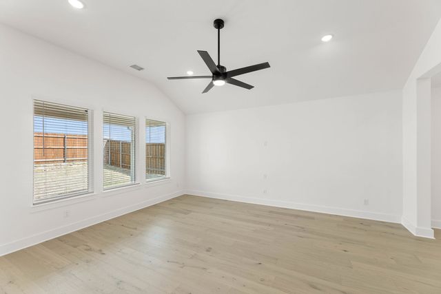 712 Hawthorn Lane, Mansfield, TX 76063