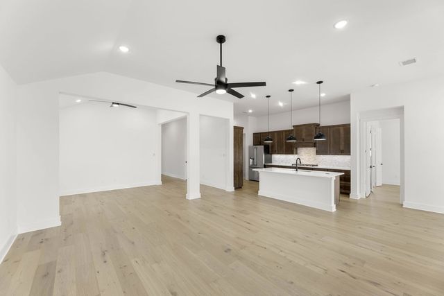 712 Hawthorn Lane, Mansfield, TX 76063