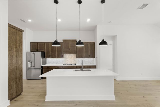 712 Hawthorn Lane, Mansfield, TX 76063