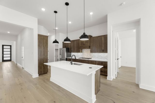 712 Hawthorn Lane, Mansfield, TX 76063