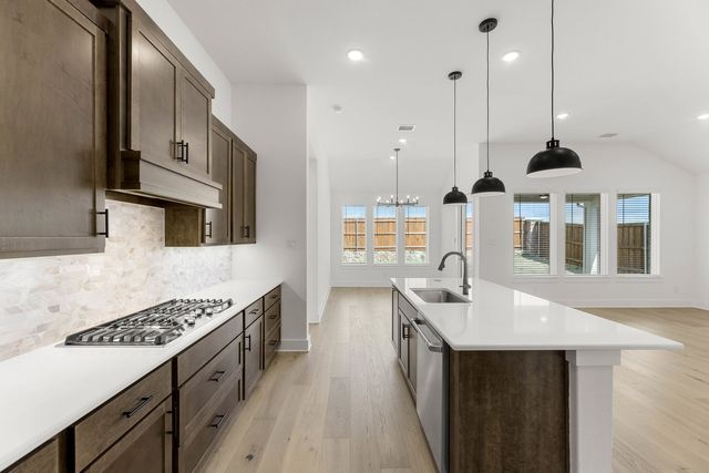 712 Hawthorn Lane, Mansfield, TX 76063