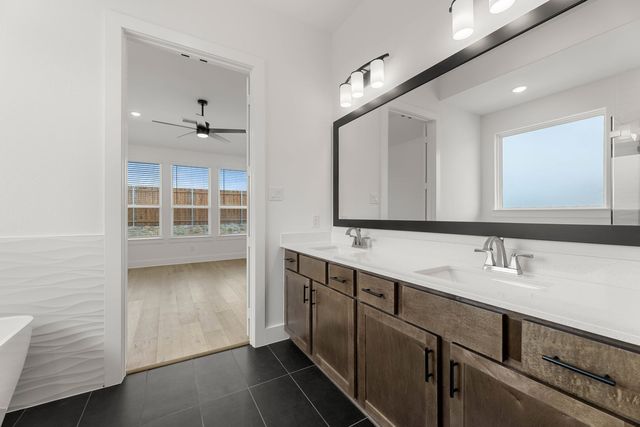 712 Hawthorn Lane, Mansfield, TX 76063