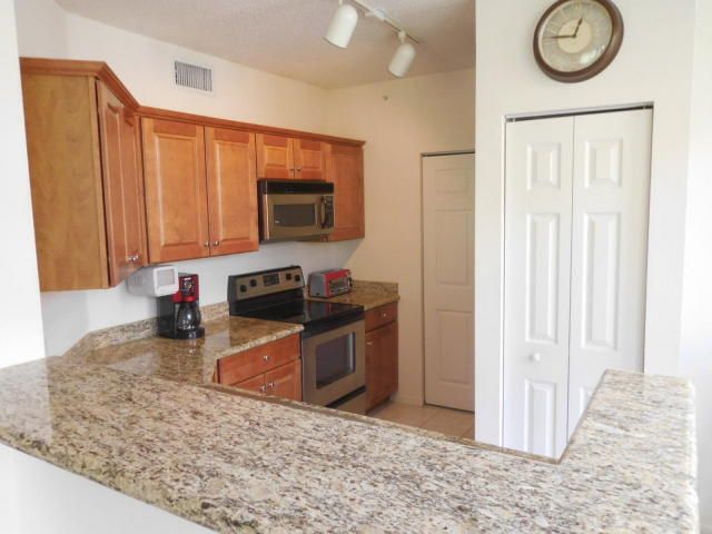 11780 SAINT ANDREWS Place 201, Wellington, FL 33414