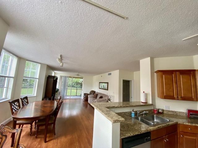 11780 SAINT ANDREWS Place 201, Wellington, FL 33414