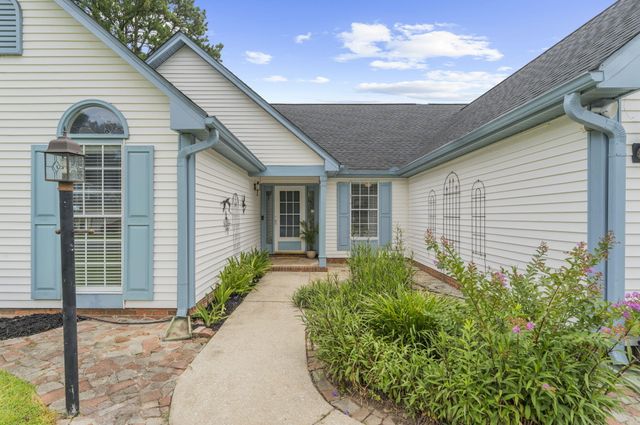 120 Kingsbridge Drive, Goose Creek, SC 29445
