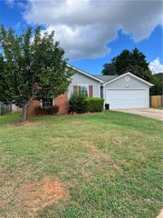 421 Autumn Lake Court, Mcdonough, GA 30253