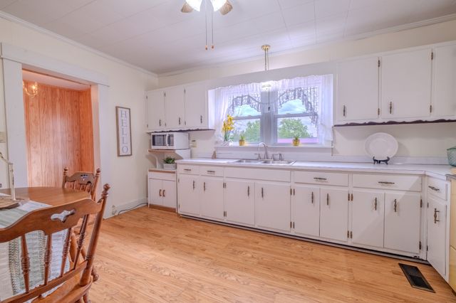 601 N Spring St, Mcminnville, TN 37110