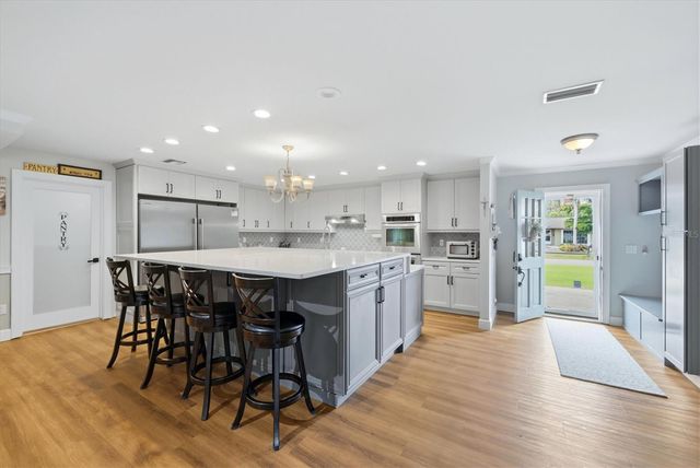 7714 N LEEWYNN DRIVE, Sarasota, FL 34240