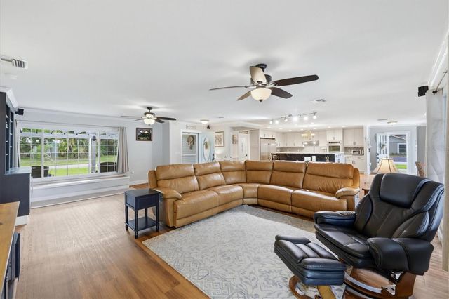 7714 N LEEWYNN DRIVE, Sarasota, FL 34240
