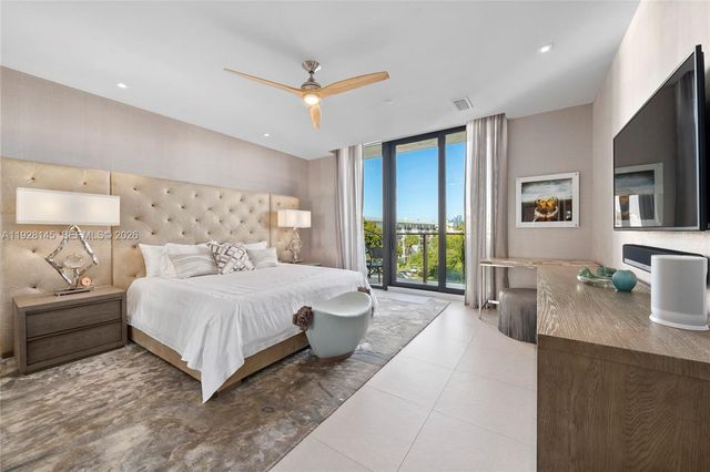 3581 E Glencoe Street 403, Miami, FL 33133