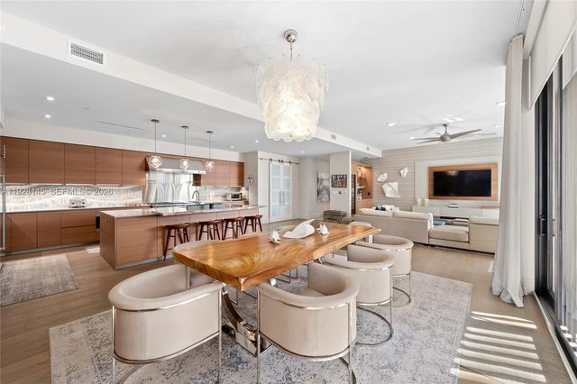 3581 E Glencoe Street 403, Miami, FL 33133
