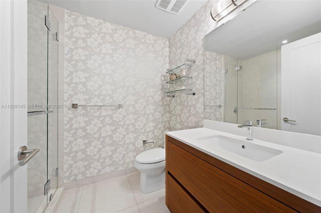3581 E Glencoe Street 403, Miami, FL 33133
