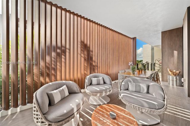 3581 E Glencoe Street 403, Miami, FL 33133