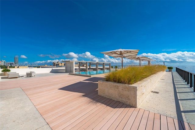 3581 E Glencoe Street 403, Miami, FL 33133